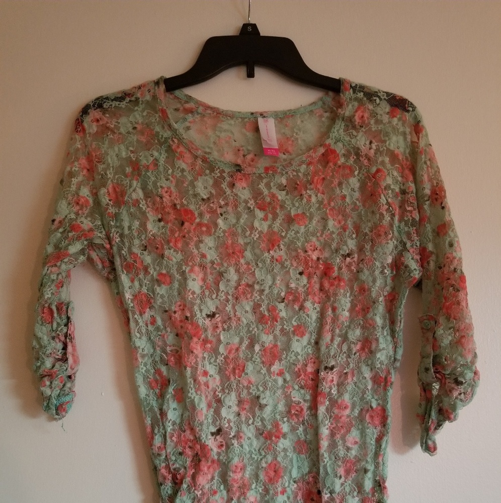 No Boundaries Floral Top